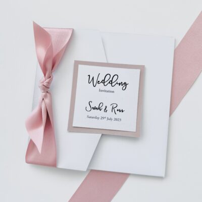 Pocketfold with oversized pink bow