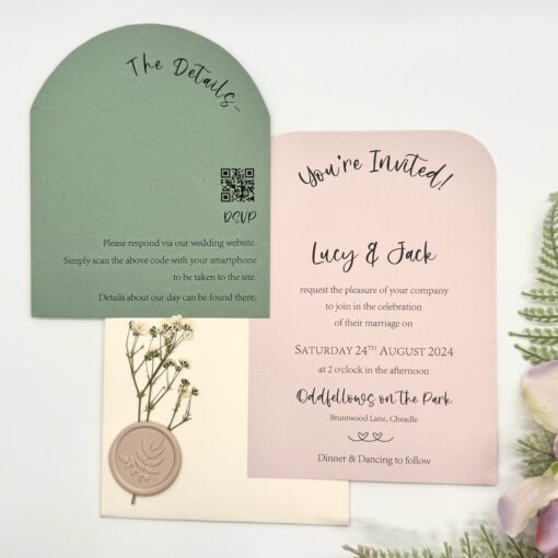 Pretty flat pocketcard invitation with wax seal and dried flowers